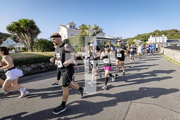 Picture by Sophie Rabey.  31-08-25.  Guernsey Mind / Investec 10k Challenge, starting at The Imperial and heading along the west coast.