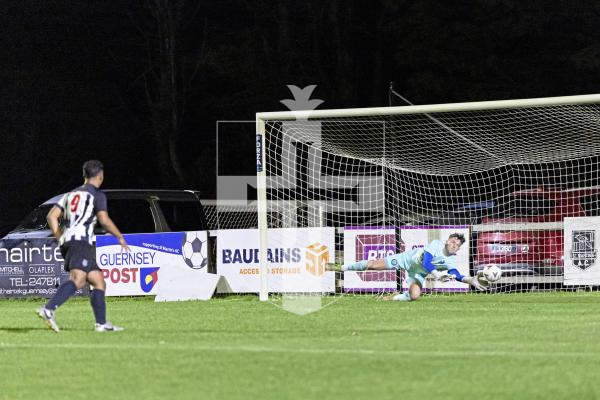 Picture by Sophie Rabey.  30-09-25.  Football action at Blanche Pierre Lane - Vale Rec vs Saints.