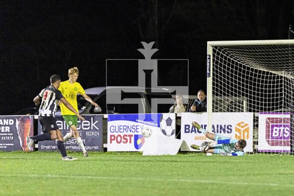 Picture by Sophie Rabey.  30-09-25.  Football action at Blanche Pierre Lane - Vale Rec vs Saints.