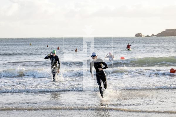 Picture by Sophie Rabey.  05-10-25.  Super-Sprint Try A Tri to celebrate the 10th Anniversary - Pembroke Bay.