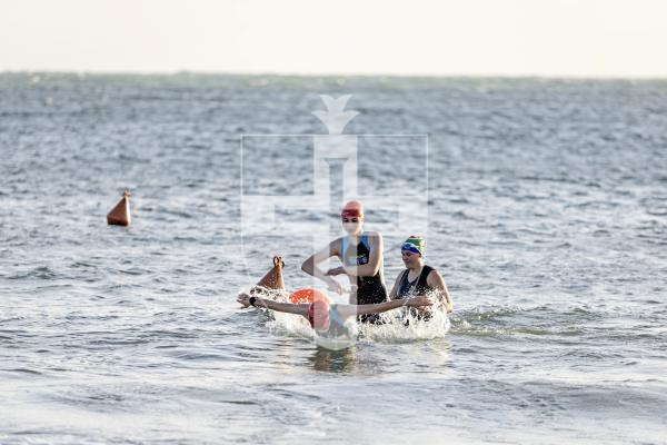 Picture by Sophie Rabey.  05-10-25.  Super-Sprint Try A Tri to celebrate the 10th Anniversary - Pembroke Bay.