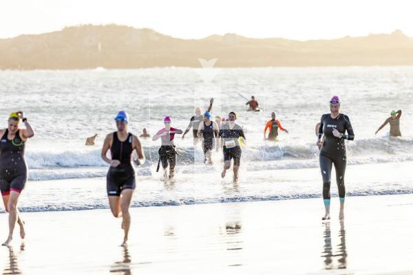 Picture by Sophie Rabey.  05-10-25.  Super-Sprint Try A Tri to celebrate the 10th Anniversary - Pembroke Bay.