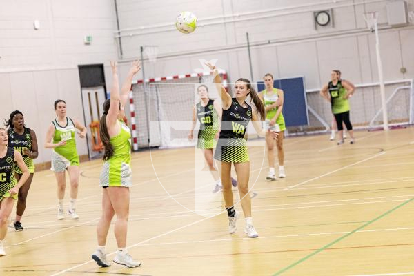 Picture by Sophie Rabey.  21-10-25.  Netball Action at Les Varendes.  Rezzers Black vs Lightning Storm.