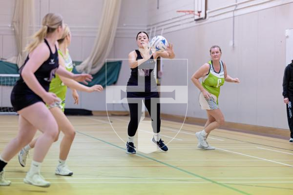 Picture by Peter Frankland. 06-01-26 Netball at Les Varendes SNC Pula Blaze v Lightning Storm.