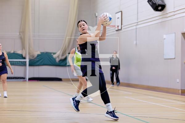 Picture by Peter Frankland. 06-01-26 Netball at Les Varendes SNC Pula Blaze v Lightning Storm.