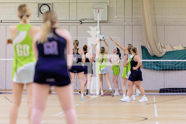 Picture by Peter Frankland. 06-01-26 Netball at Les Varendes SNC Pula Blaze v Lightning Storm.