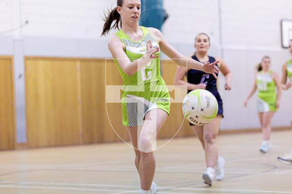 Picture by Peter Frankland. 20-01-26 Netball at Les Varendes - Lightning Flash v Blaze.