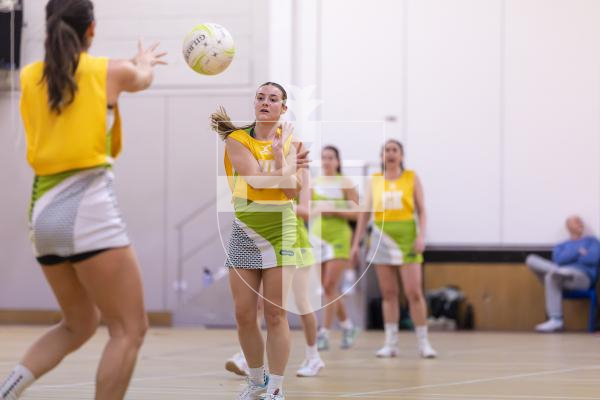 Picture by Peter Frankland. 10-03-26 Netball at Les Varendes. Lightning Strike v Lightning Flash.