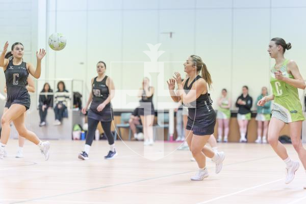 Picture by Peter Frankland. 17-03-26 Netball at Les Varendes. Pula Blaze v Lightning Flash.