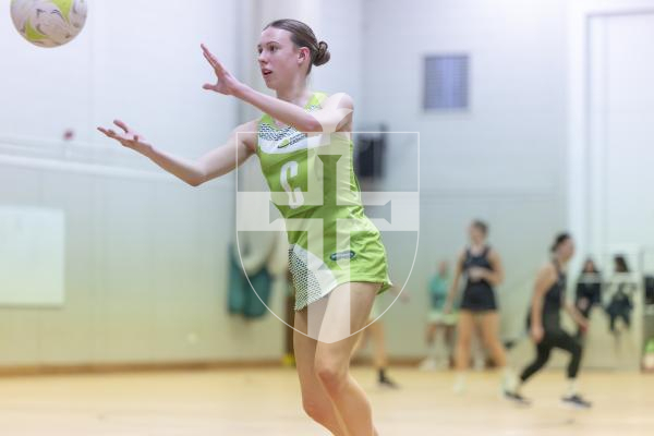 Picture by Peter Frankland. 17-03-26 Netball at Les Varendes. Pula Blaze v Lightning Flash.