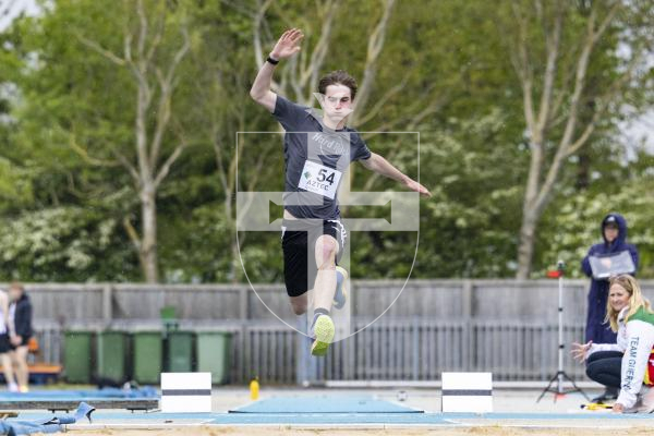 Picture By Peter Frankland. 02-05-26 Athletics - Track and Field at Footes Lane.