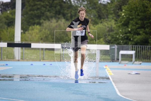 Picture By Peter Frankland. 02-05-26 Athletics - Track and Field at Footes Lane.