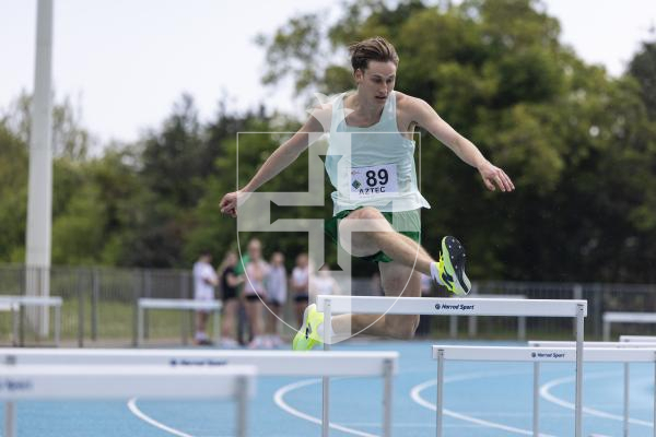 Picture By Peter Frankland. 02-05-26 Athletics - Track and Field at Footes Lane.